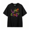 Remera estampada Who Cares gráfico