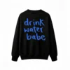 Buzo cuello redondo, estampa frase Drink Water
