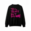 Buzo cuello redondo, estampa frase Messy Okay
