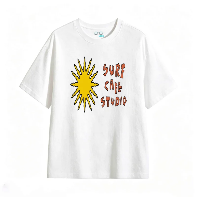 Remera Surf Cafe estampada sol playa