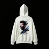 Buzo capucha polar con retrato artístico de Leo Messi en la espalda