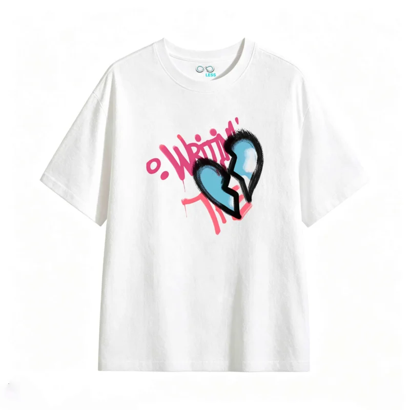 Remera grafiti estampado corazón roto