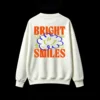 Buzo cuello redondo, estampa Bright Smiles ilustración