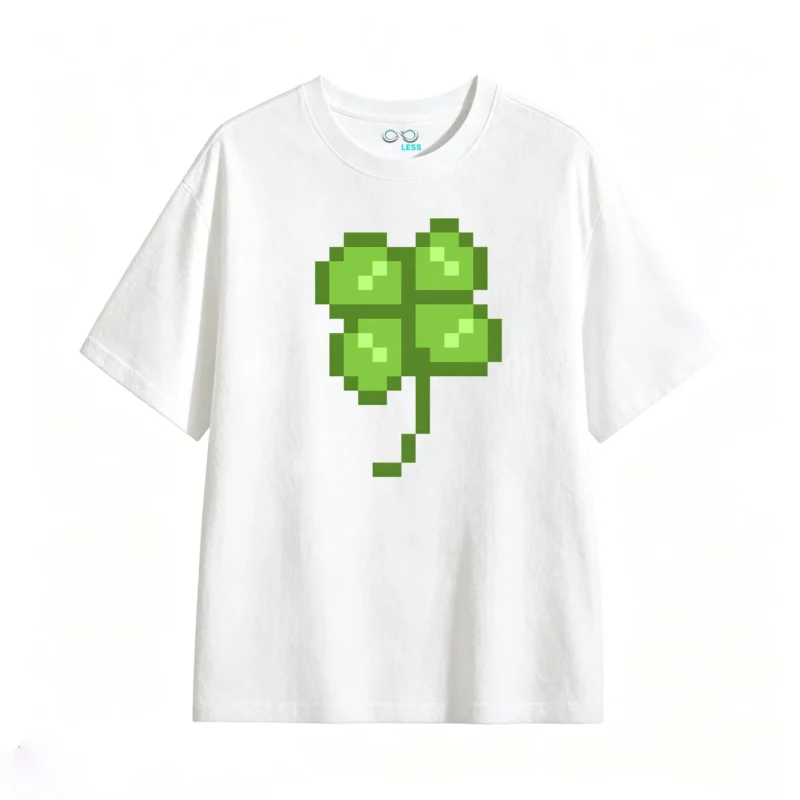 Remera Algodón Estampado Trébol Pixel Art Casual Suave Premium