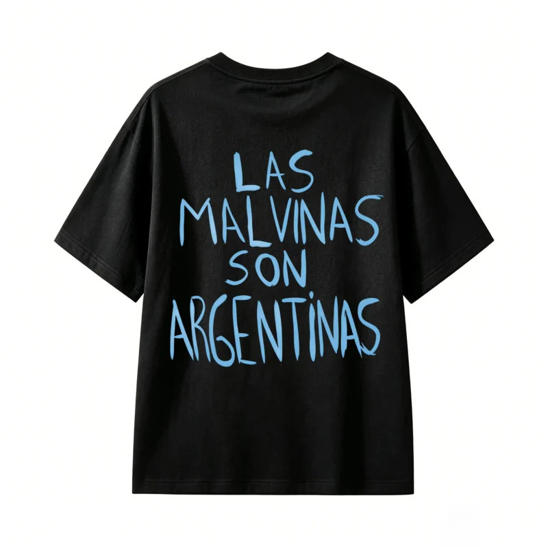 REMERA DE ALGODÓN DOBLE ESTAMPADO CON LEYENDA LAS MALVINAS SON ARGENTINAS