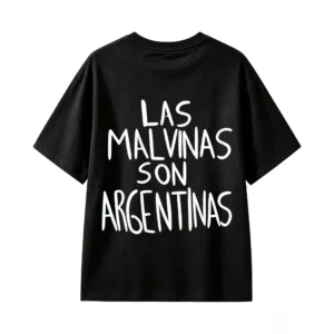 黑t背面展示 REMERA DE ALGODÓN UNISEX DOBLE ESTAMPADO LAS MALVINAS SON ARGENTINAS